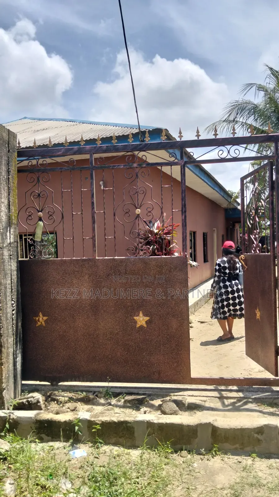 For Sale : A Hall & a Flat at Eliparanwo, Ph