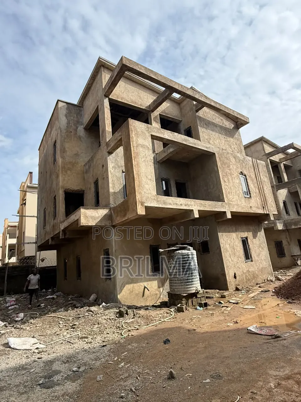 4bdrm Duplex in Life Camp for sale
