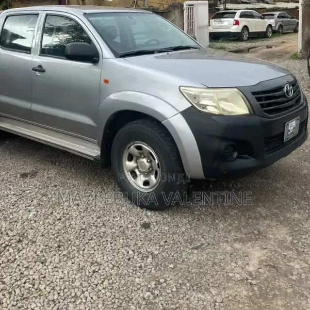 Toyota Hilux 2015 Silver