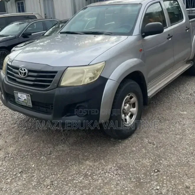 Toyota Hilux 2015 Silver