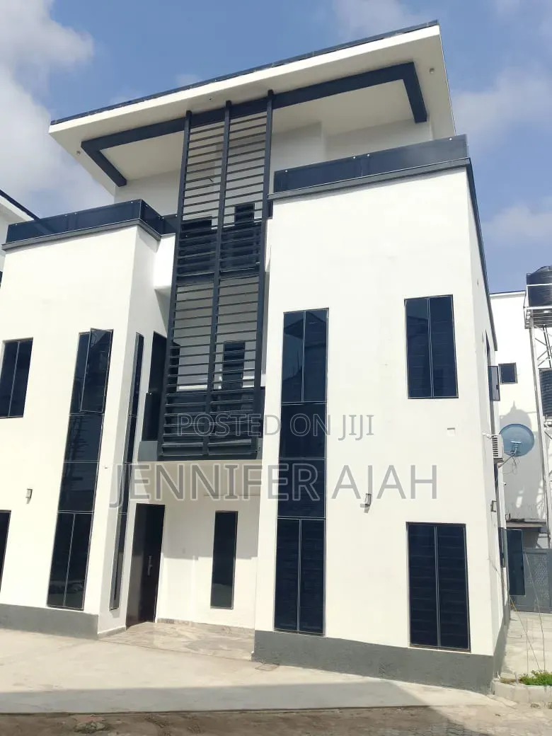 5bdrm Duplex in Mimi Estate In for sale