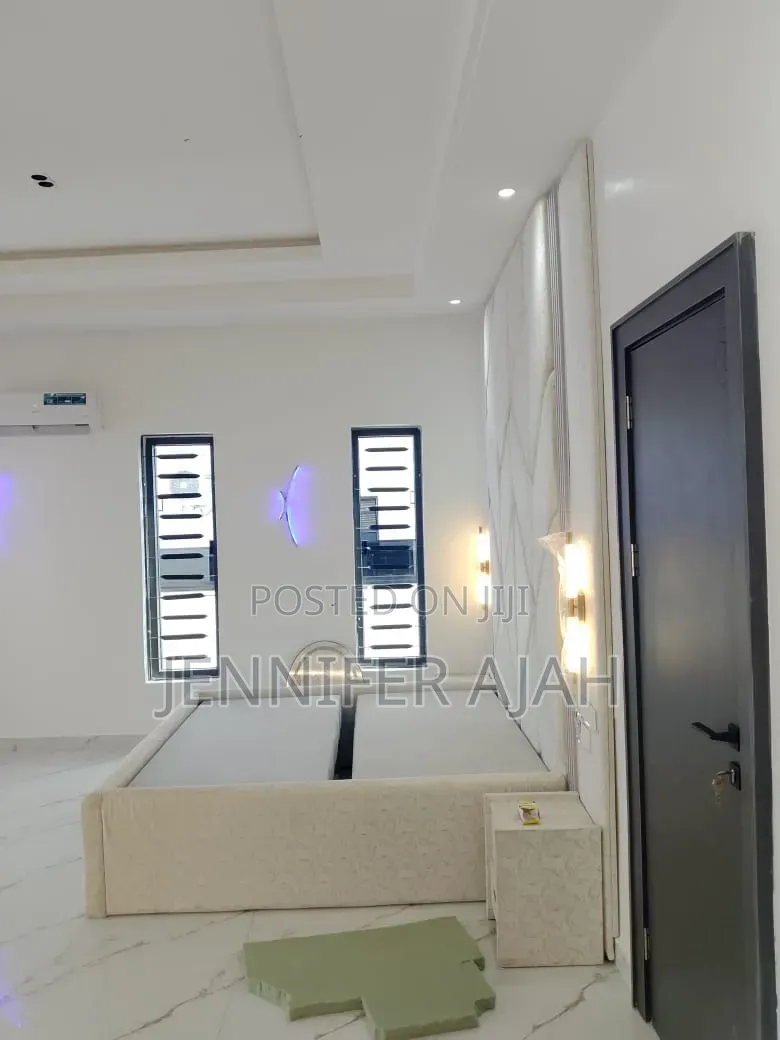 5bdrm Duplex in Mimi Estate In for sale