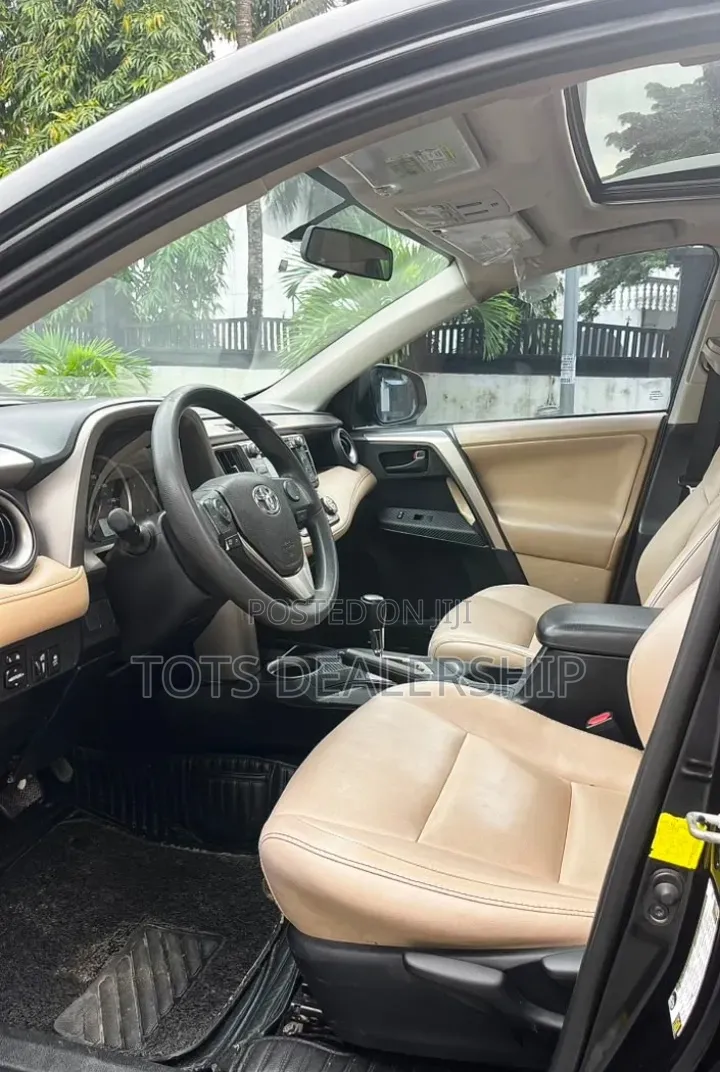 Toyota RAV4 LE 4dr SUV (2.5L 4cyl 6A) 2014 Black