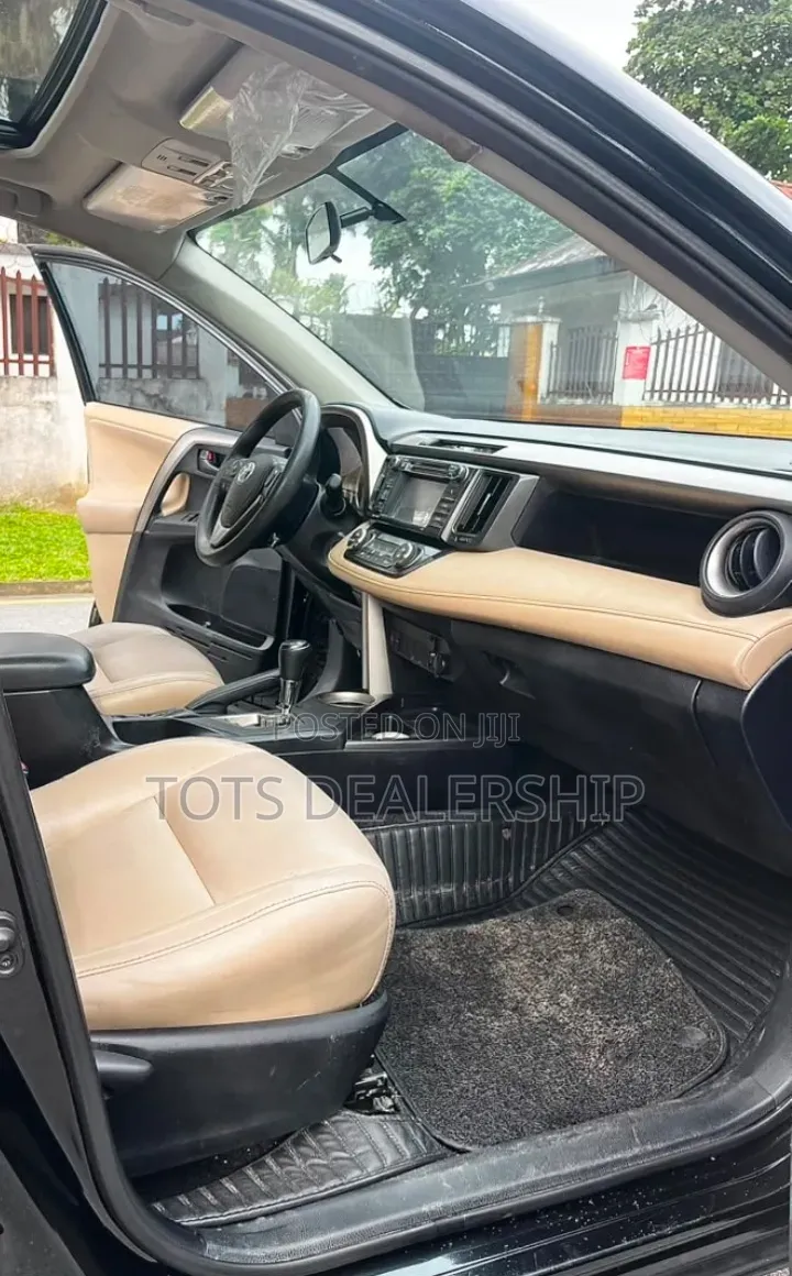 Toyota RAV4 LE 4dr SUV (2.5L 4cyl 6A) 2014 Black