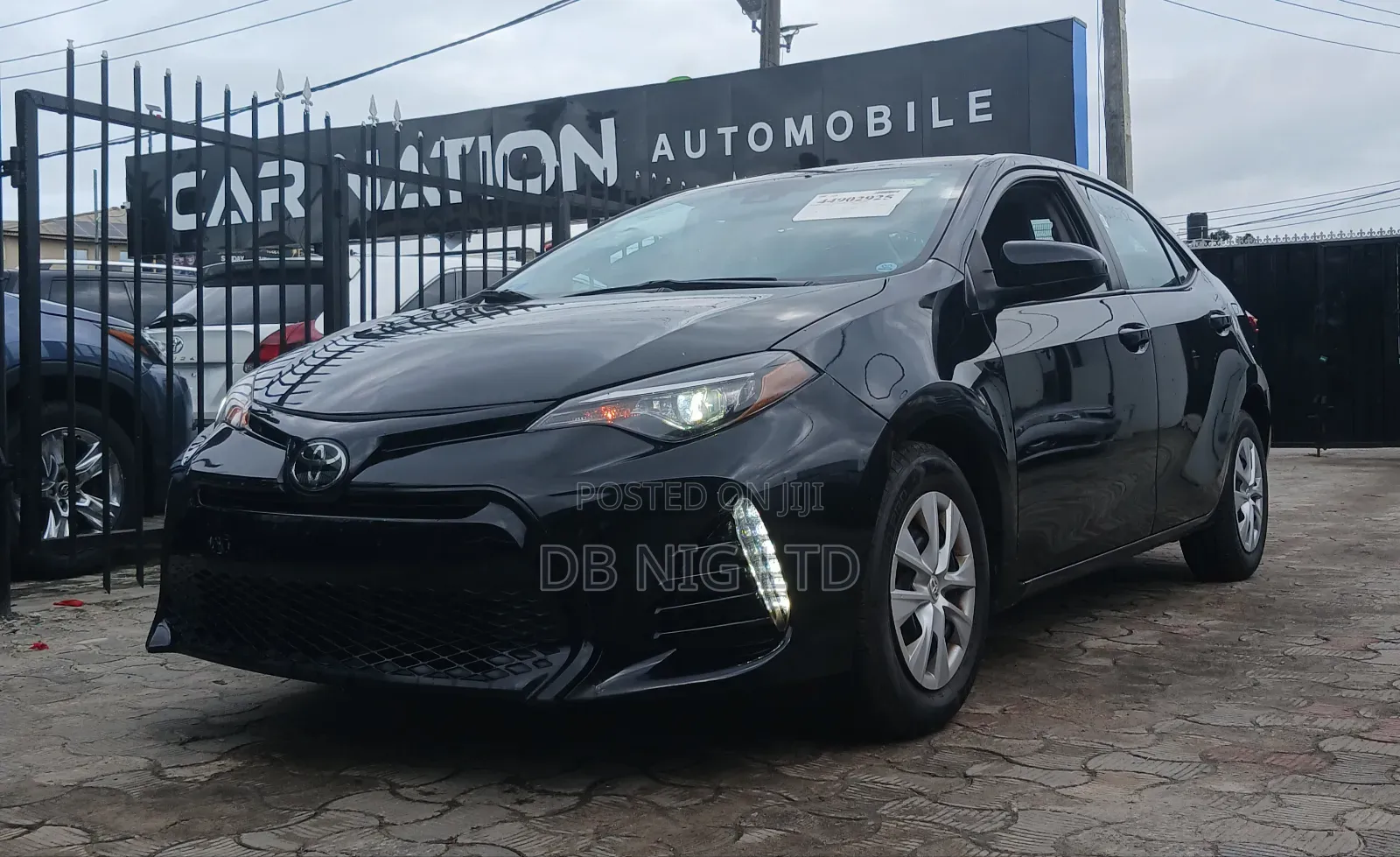Toyota Corolla LE (1.8L 4cyl 2A) 2018 Black