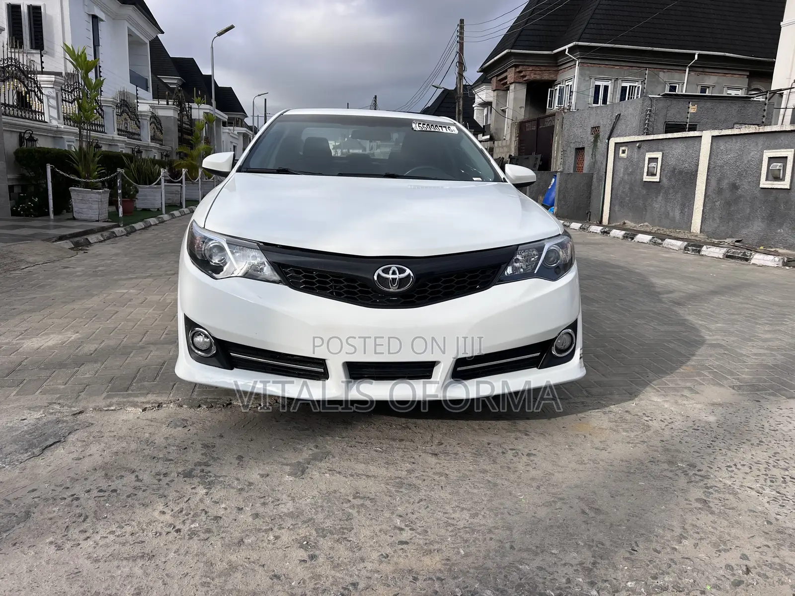 Toyota Camry SE 4dr Sedan (2.5L 4cyl 6A) 2012 White