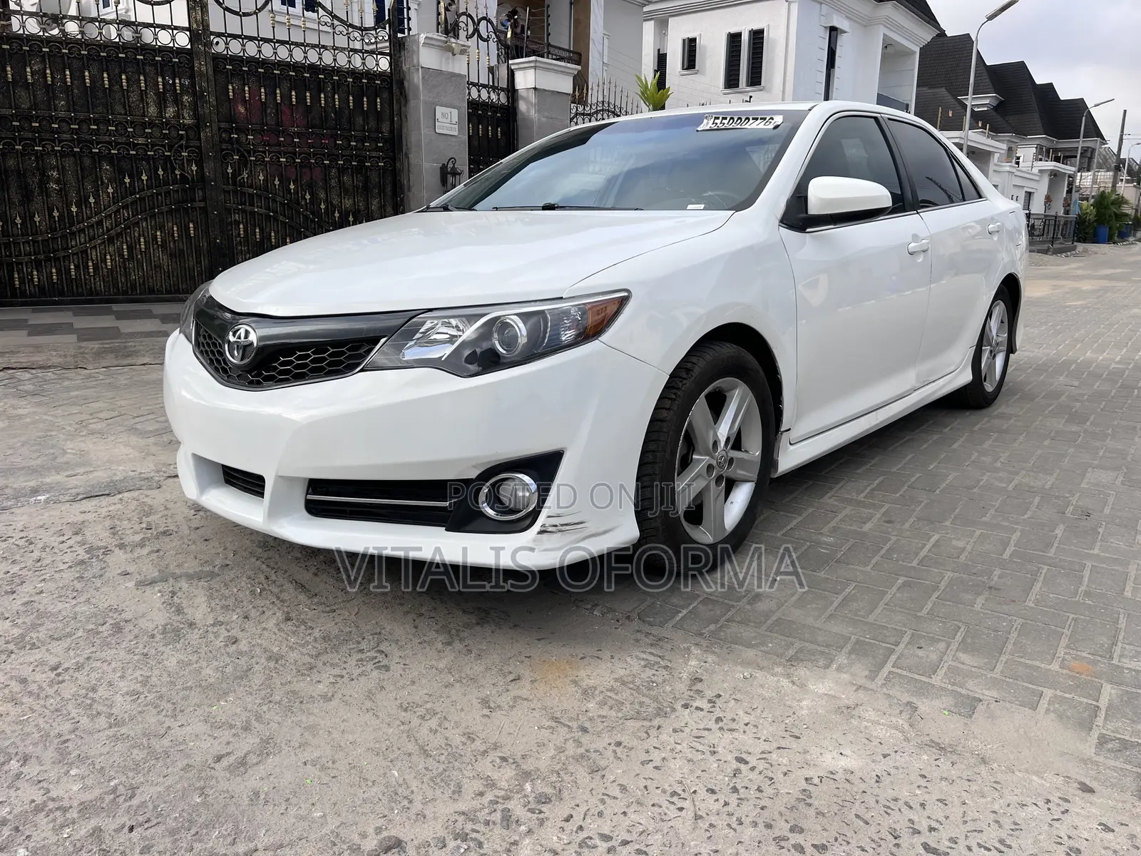 Toyota Camry SE 4dr Sedan (2.5L 4cyl 6A) 2012 White