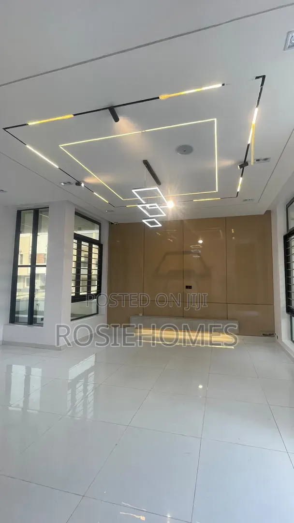 4bdrm Duplex in Lekki Conservation for sale