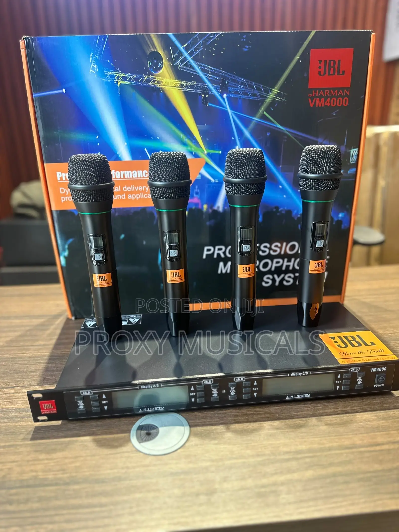 JBL VM4000 4-in-1 Wireless Microphone System