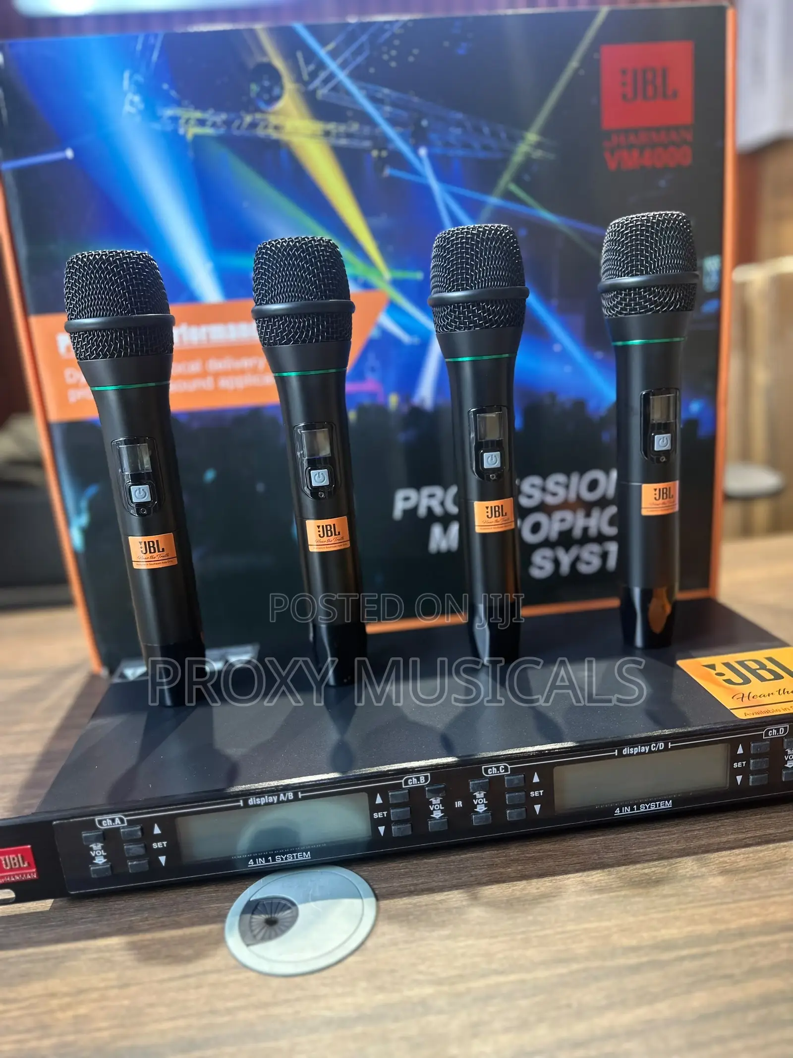 JBL VM4000 4-in-1 Wireless Microphone System