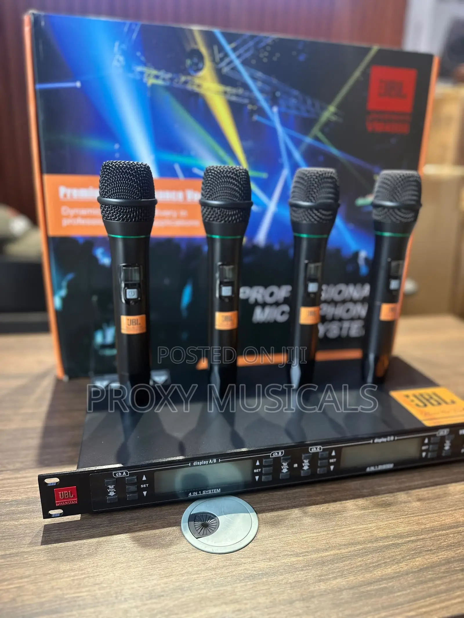 JBL VM4000 4-in-1 Wireless Microphone System