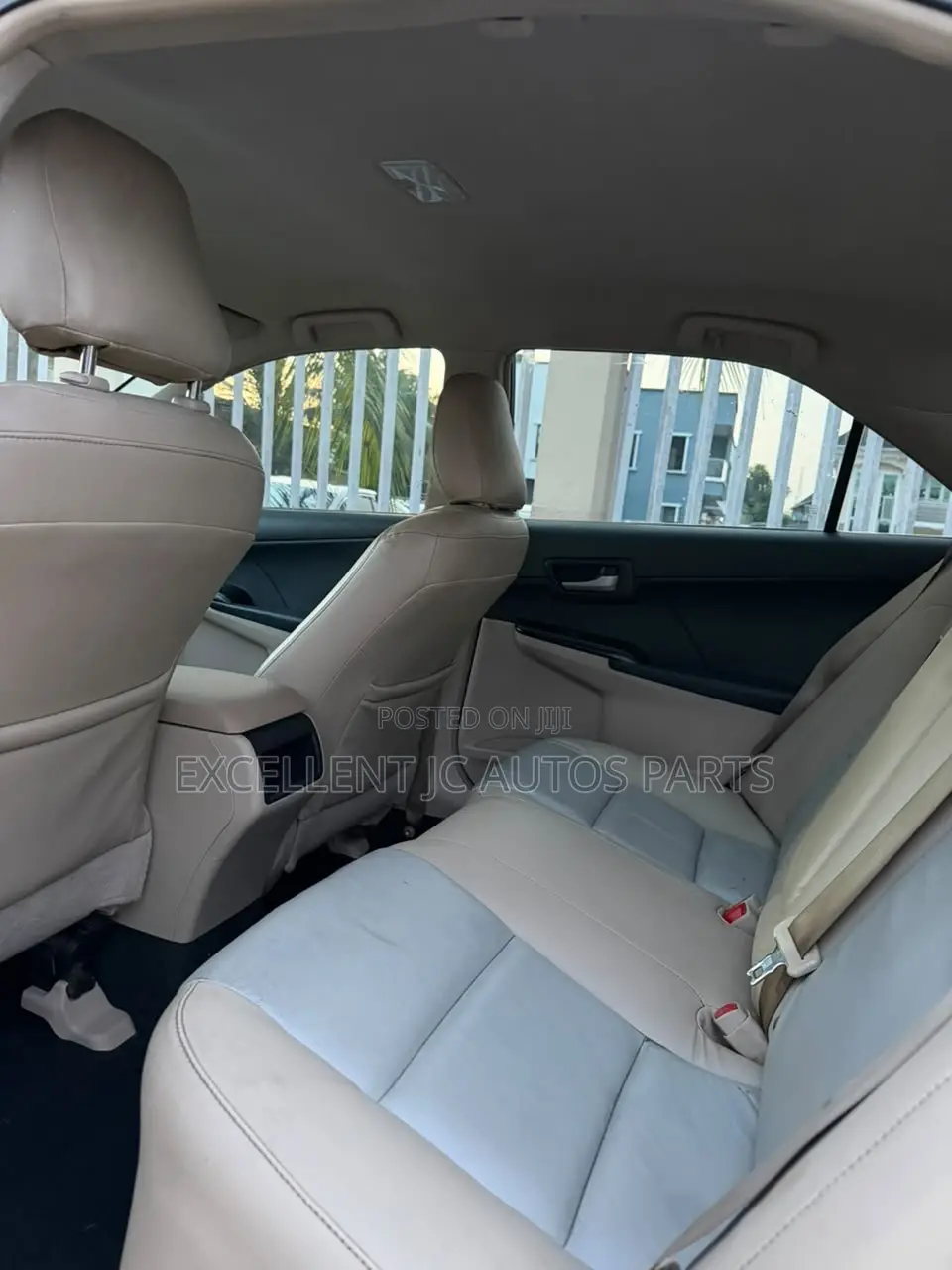 Toyota Camry LE 4dr Sedan (2.5L 4cyl 6A) 2012 Gold