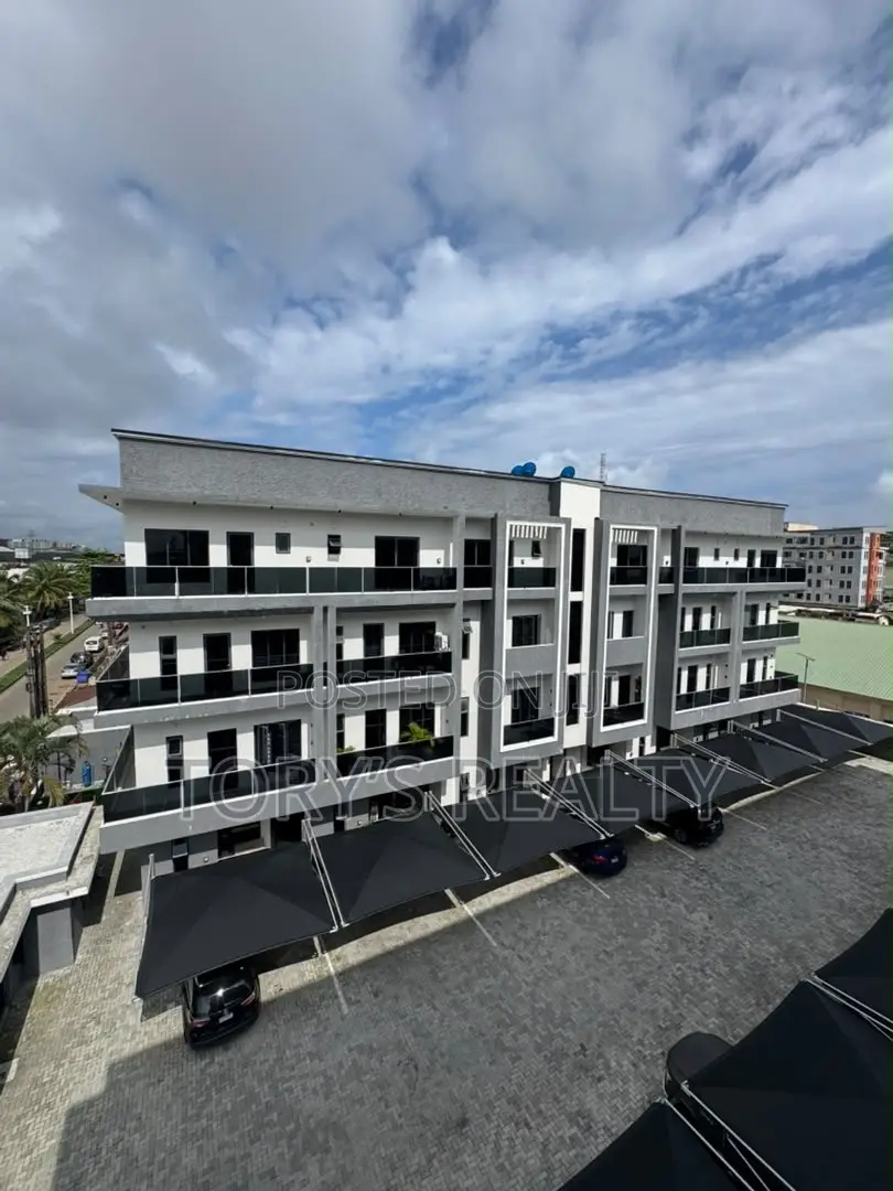 3bdrm Penthouse in Victoria Island Extension for sale