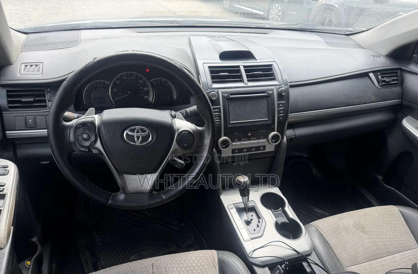 Toyota Camry SE 4dr Sedan (2.5L 4cyl 6A) 2012 Gray