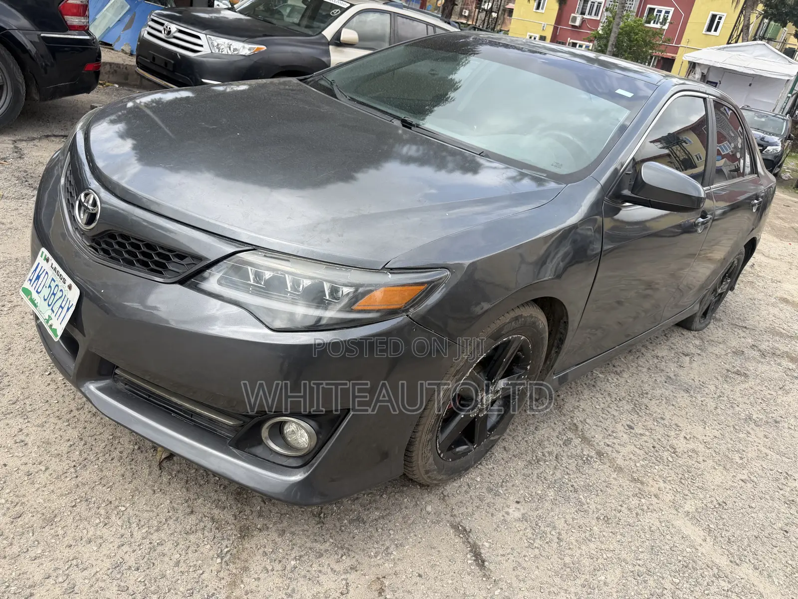 Toyota Camry SE 4dr Sedan (2.5L 4cyl 6A) 2012 Gray