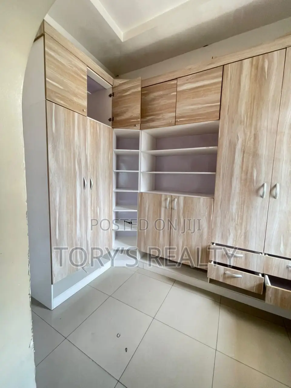 5bdrm Duplex in Lekki Phase 2 for rent