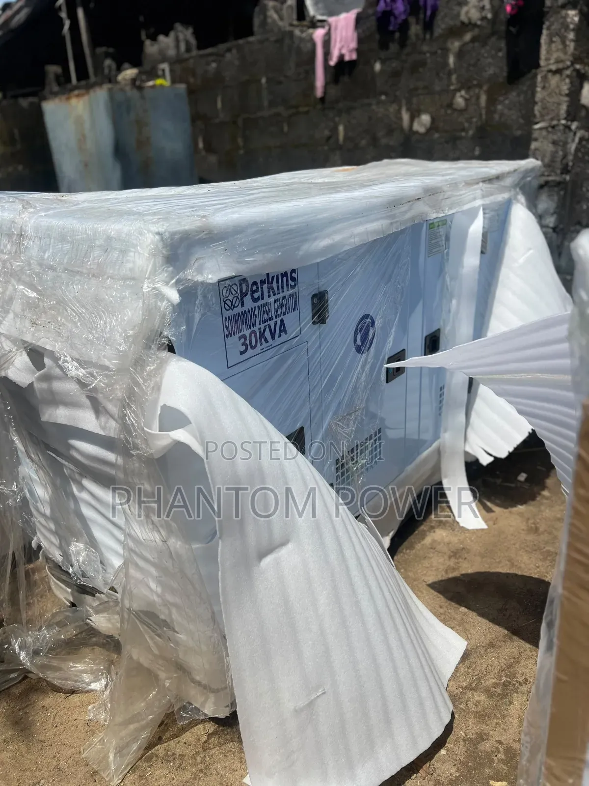 UK England Perkins SP-30kva Industrial Diesel Soundproof Generator Set