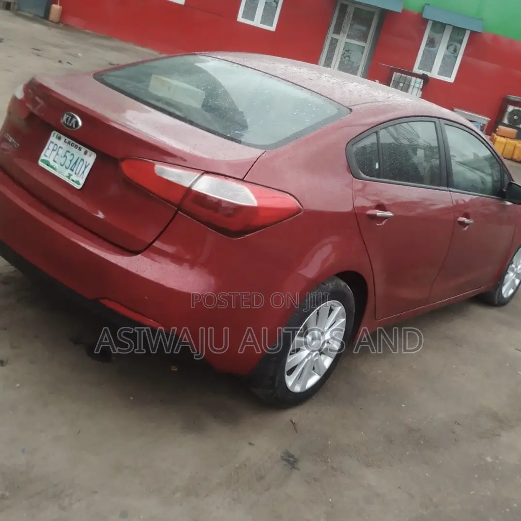 Kia Cerato 2015 Red