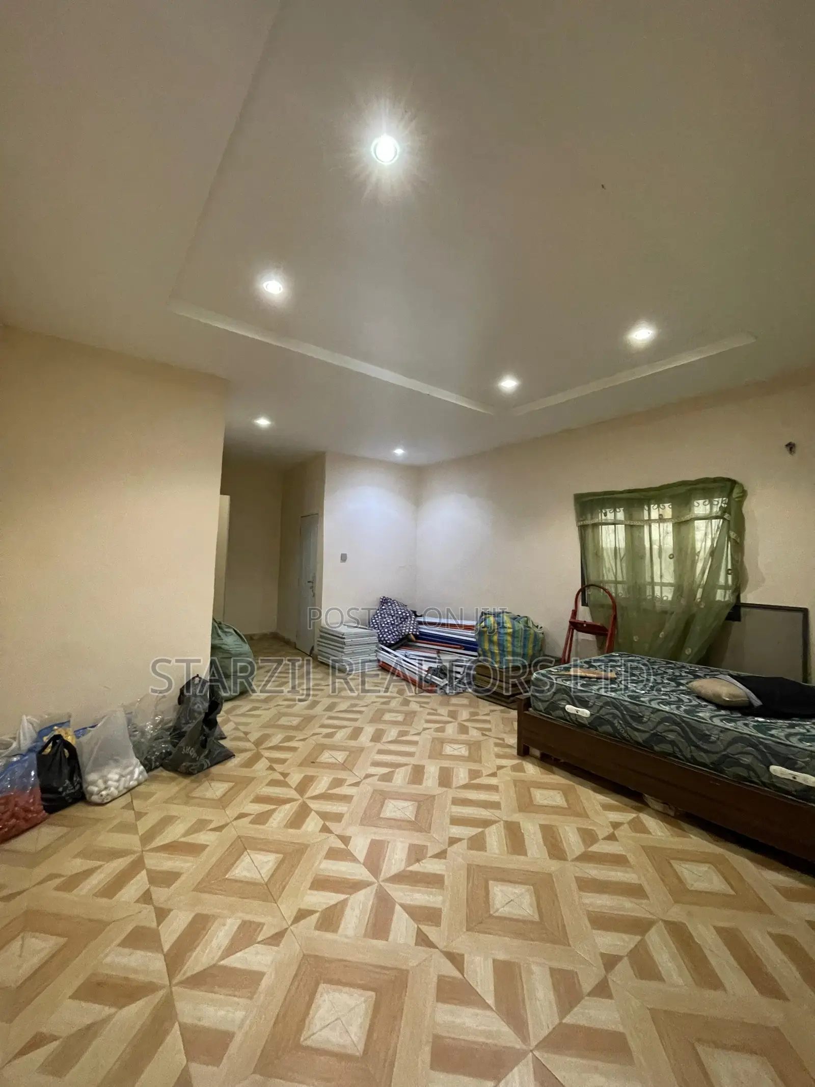 Furnished 5bdrm Duplex in Gaduwa for sale