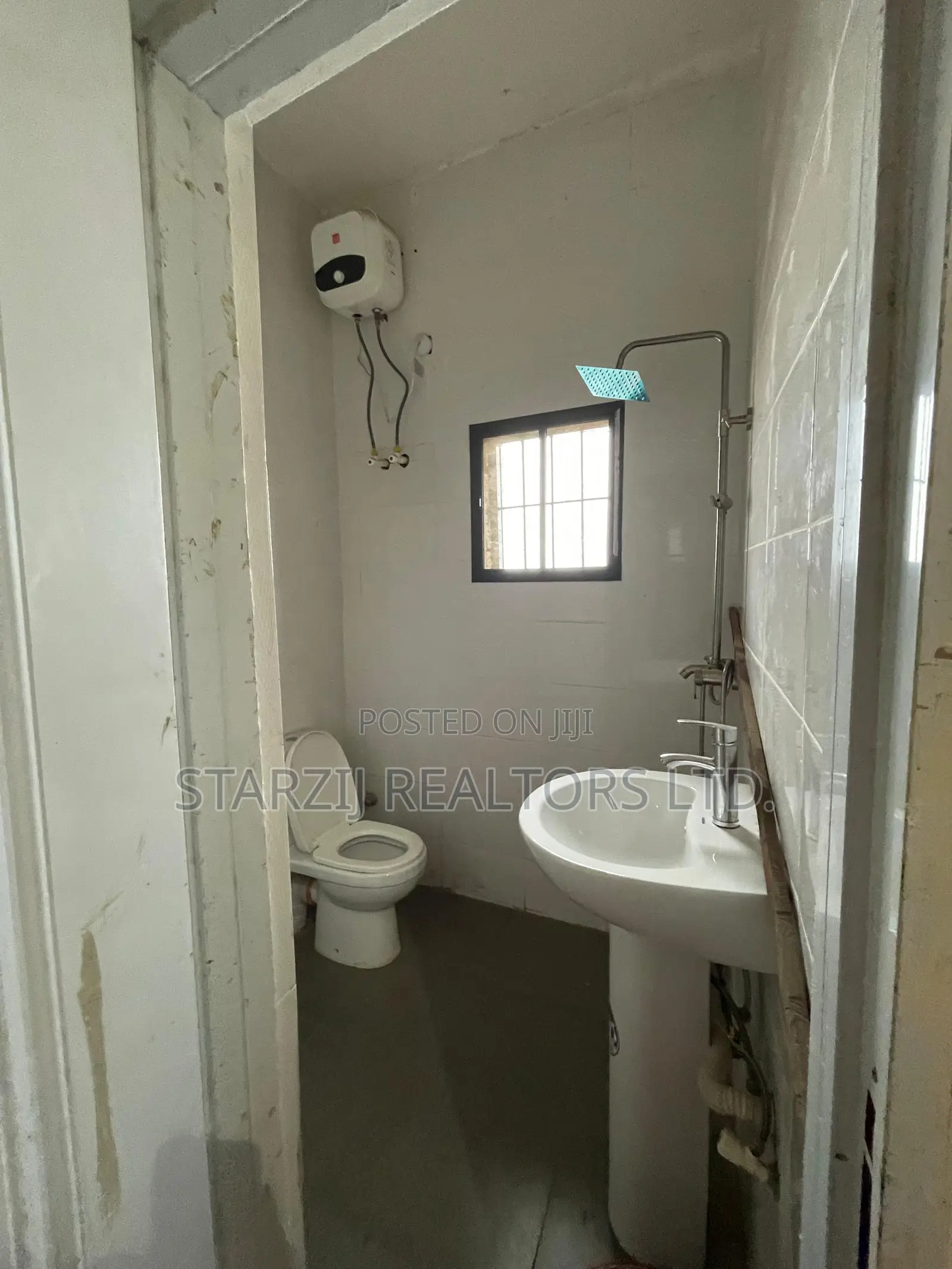 Furnished 5bdrm Duplex in Gaduwa for sale