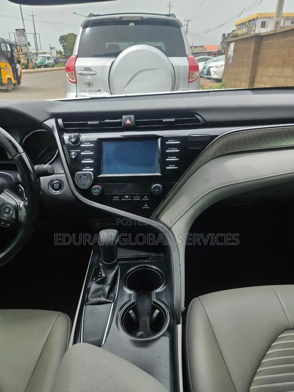 Toyota Camry 2018 Off white