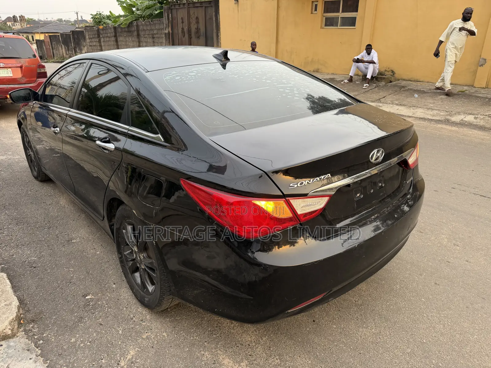 Hyundai Sonata Limited 2.0T Sedan (2.0L 4cyl 6A) 2011 Black