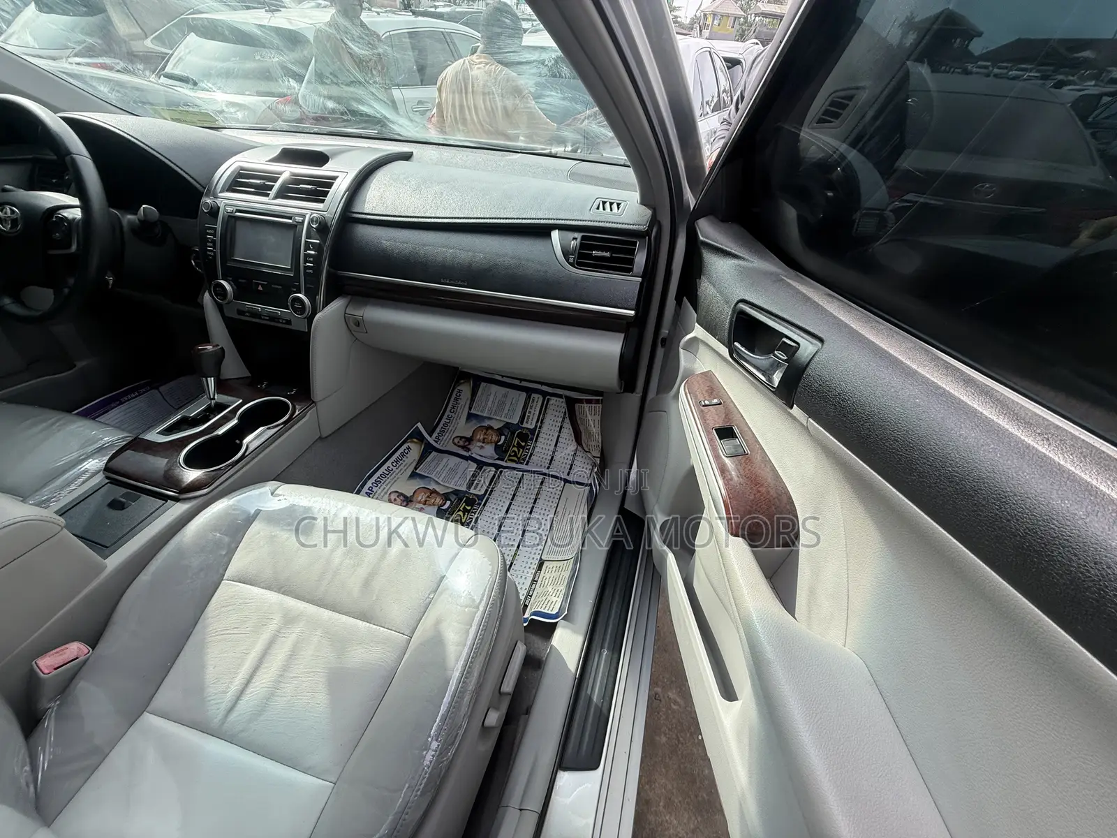 Toyota Camry XLE 4dr Sedan (2.5L 4cyl 6A) 2012 Silver