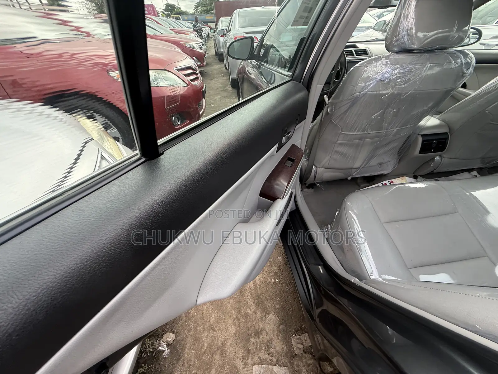 Toyota Camry XLE 4dr Sedan (2.5L 4cyl 6A) 2012 Gray