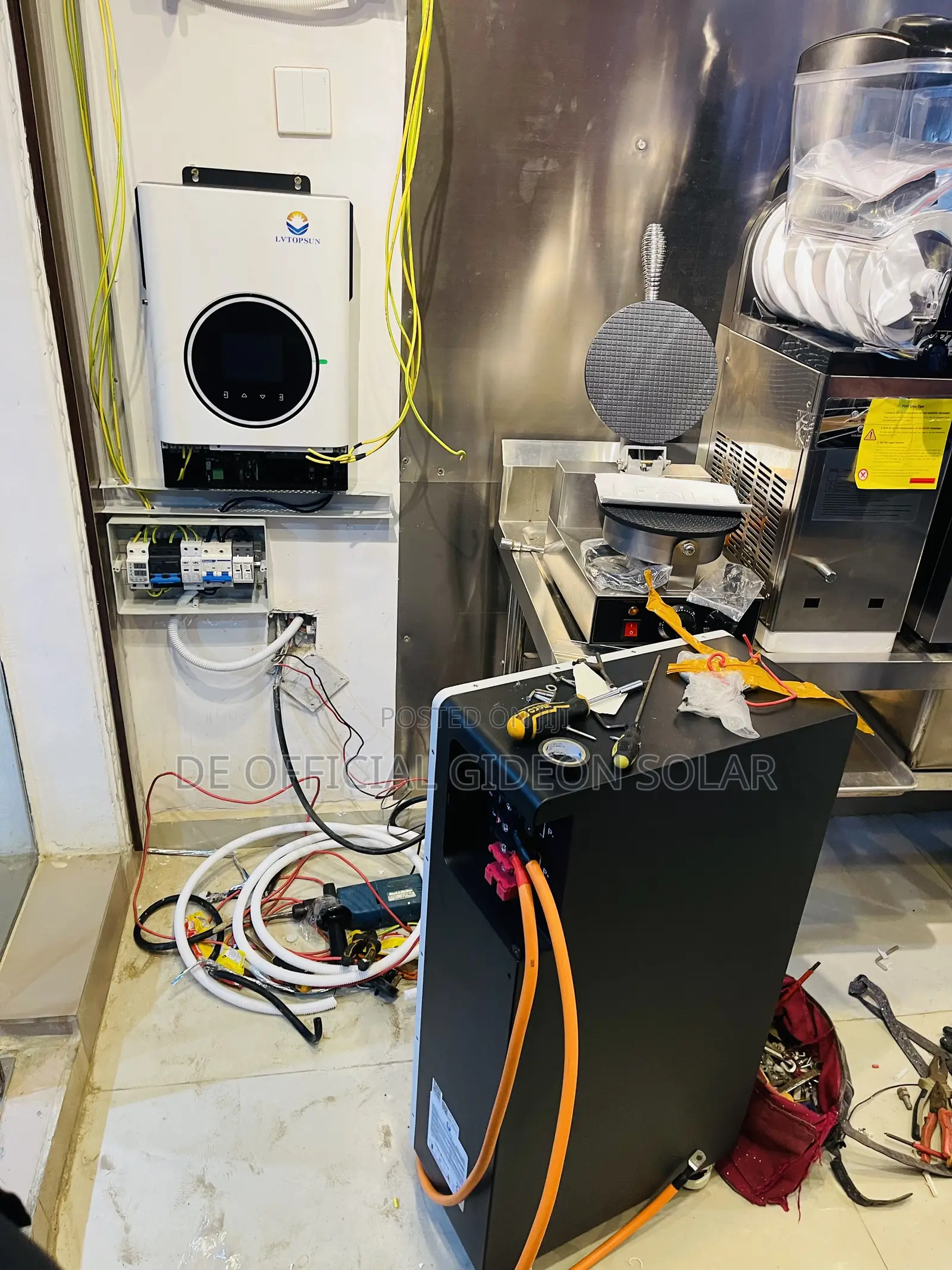 Lvtopsun 6kva Hybrid Inverter and 16kwh Lvtopsun Battery All 48volts