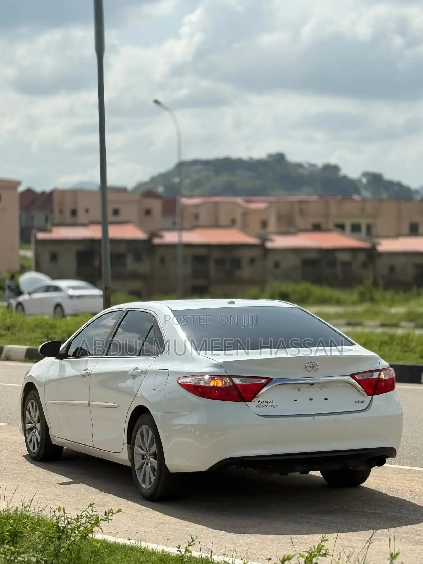 Toyota Camry XLE 4dr Sedan (2.5L 4cyl 6A) 2016 White