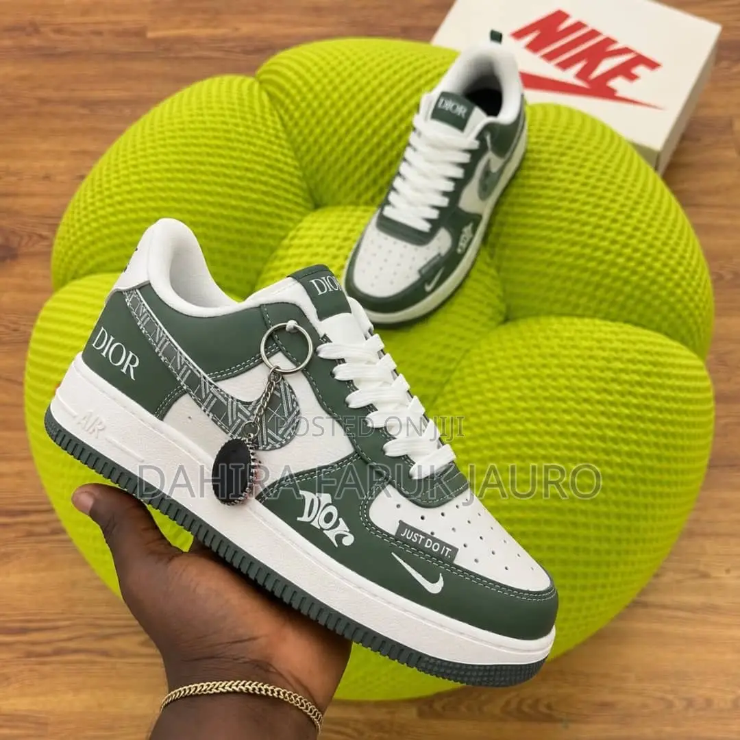Unisex Sneakers