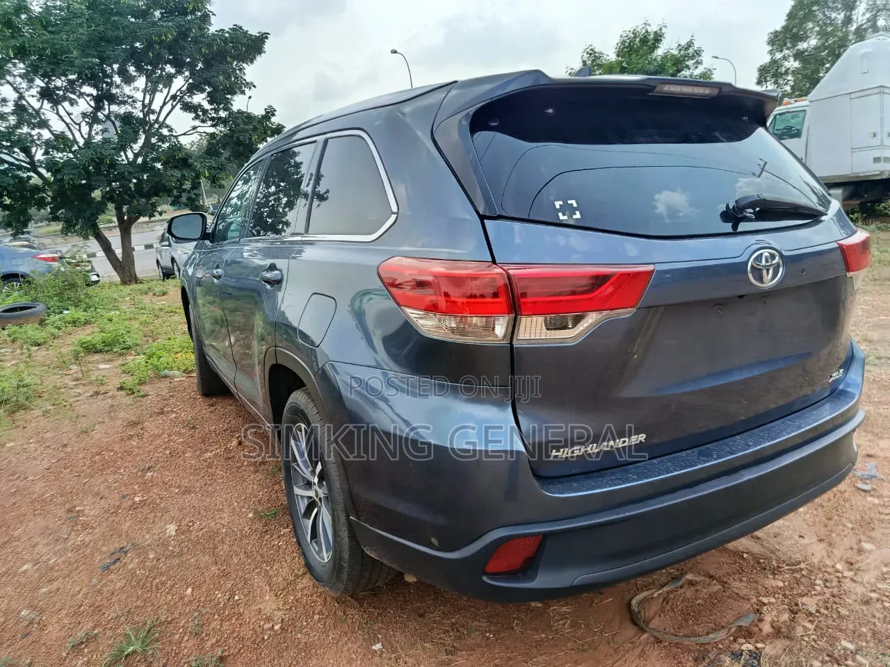 Toyota Highlander XLE 4x2 V6 (3.5L 6cyl 8A) 2017 Blue
