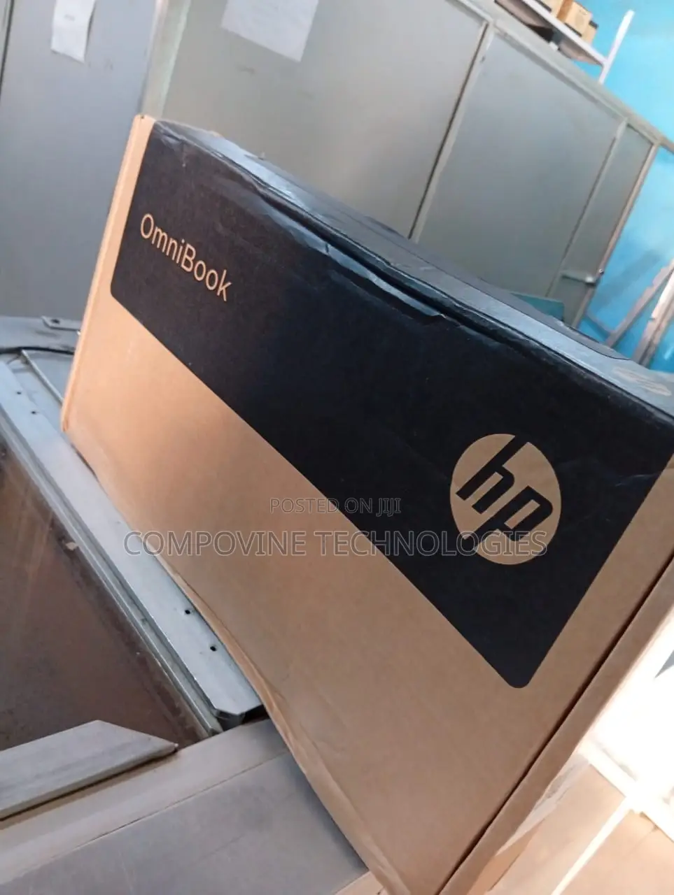 New Laptop HP OmniBook 5 Flip 8GB Intel Core 5 SSD 512GB