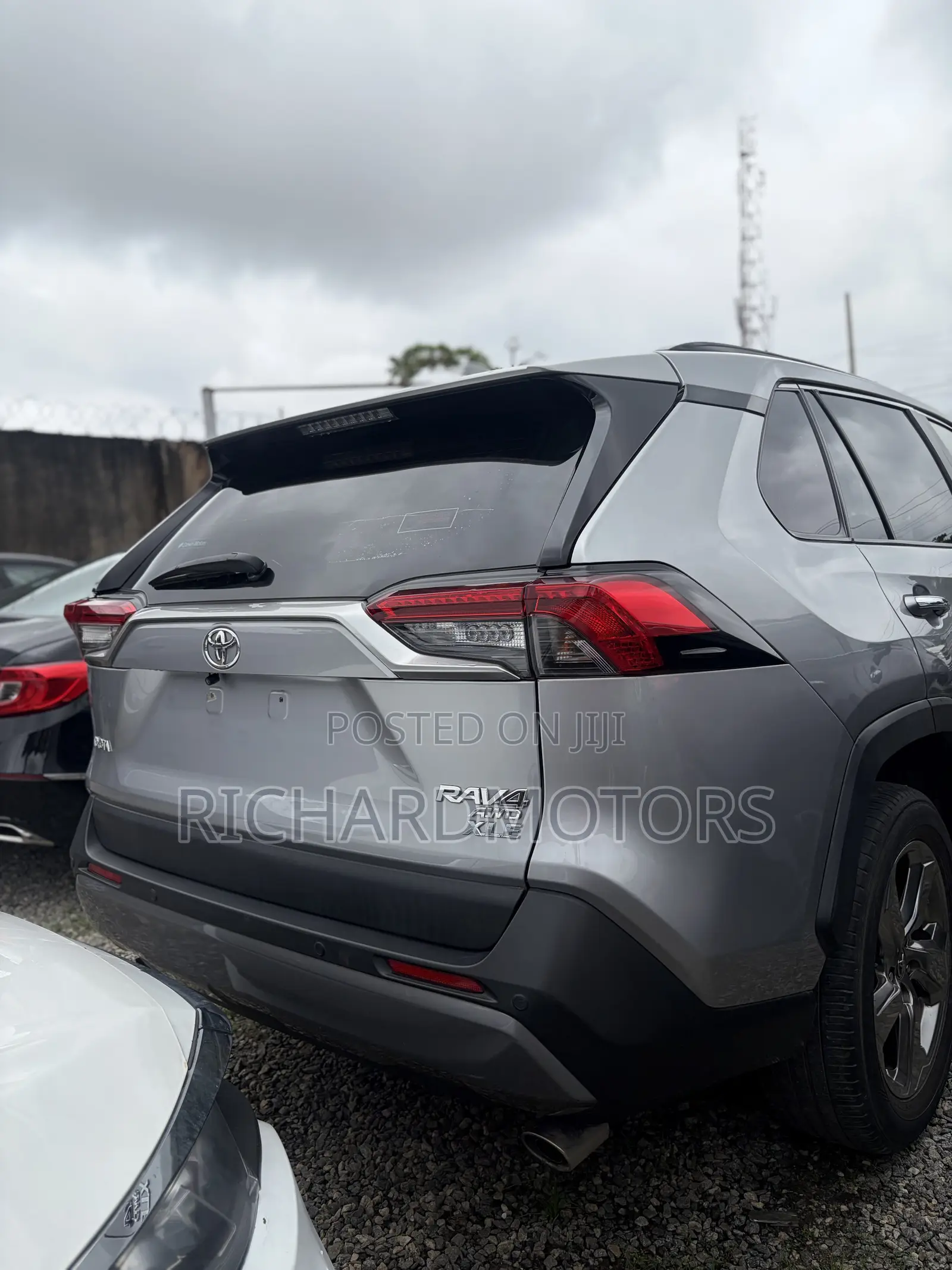 Toyota RAV4 Limited 2021 Gray