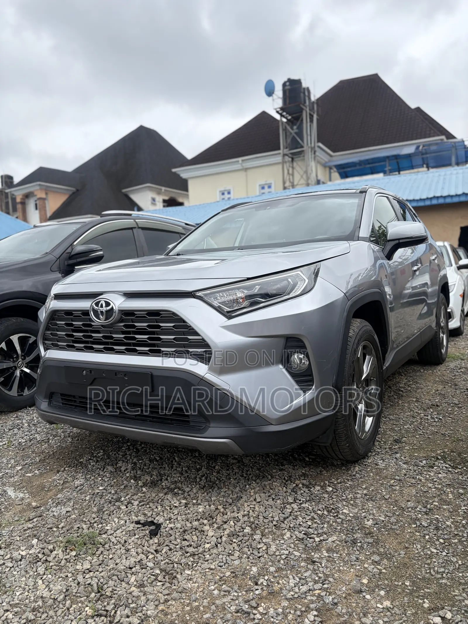 Toyota RAV4 Limited 2021 Gray
