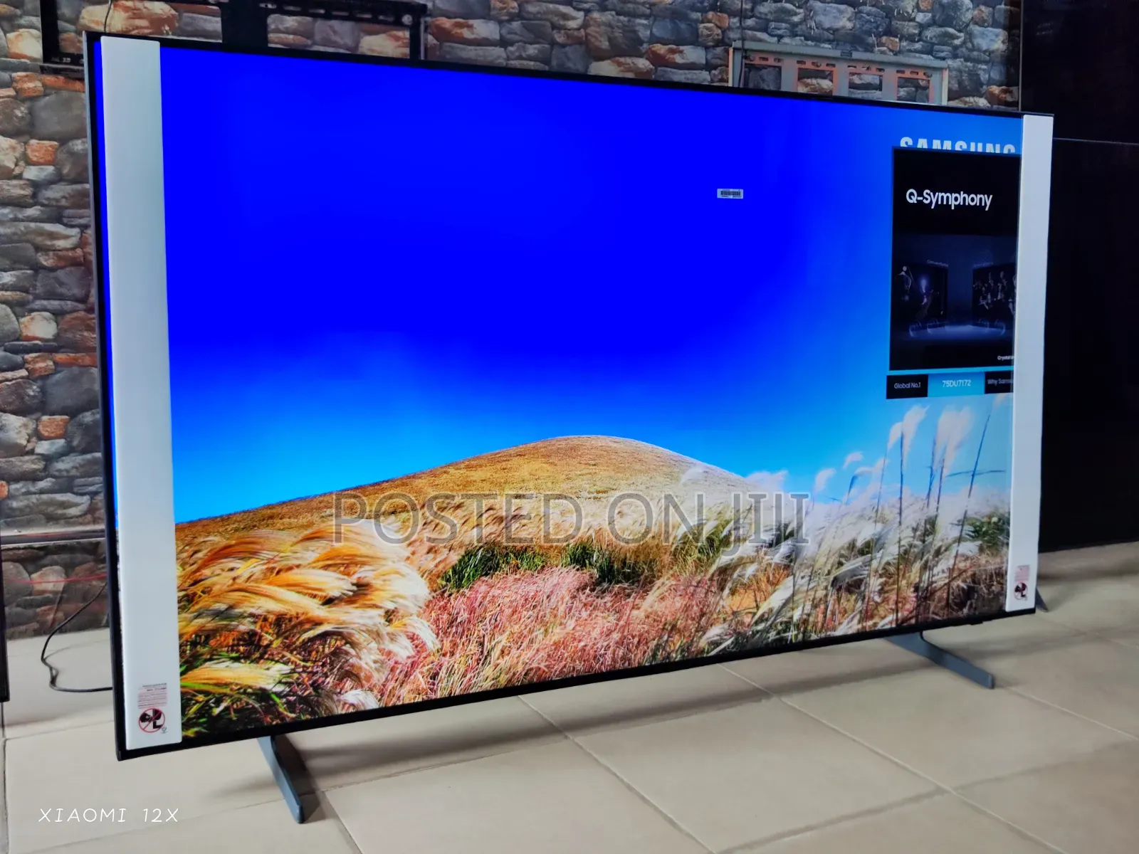 75" Samsung Crystal Uhd 4k HDR Bezel-Less Screen Sleek Design Smart TV