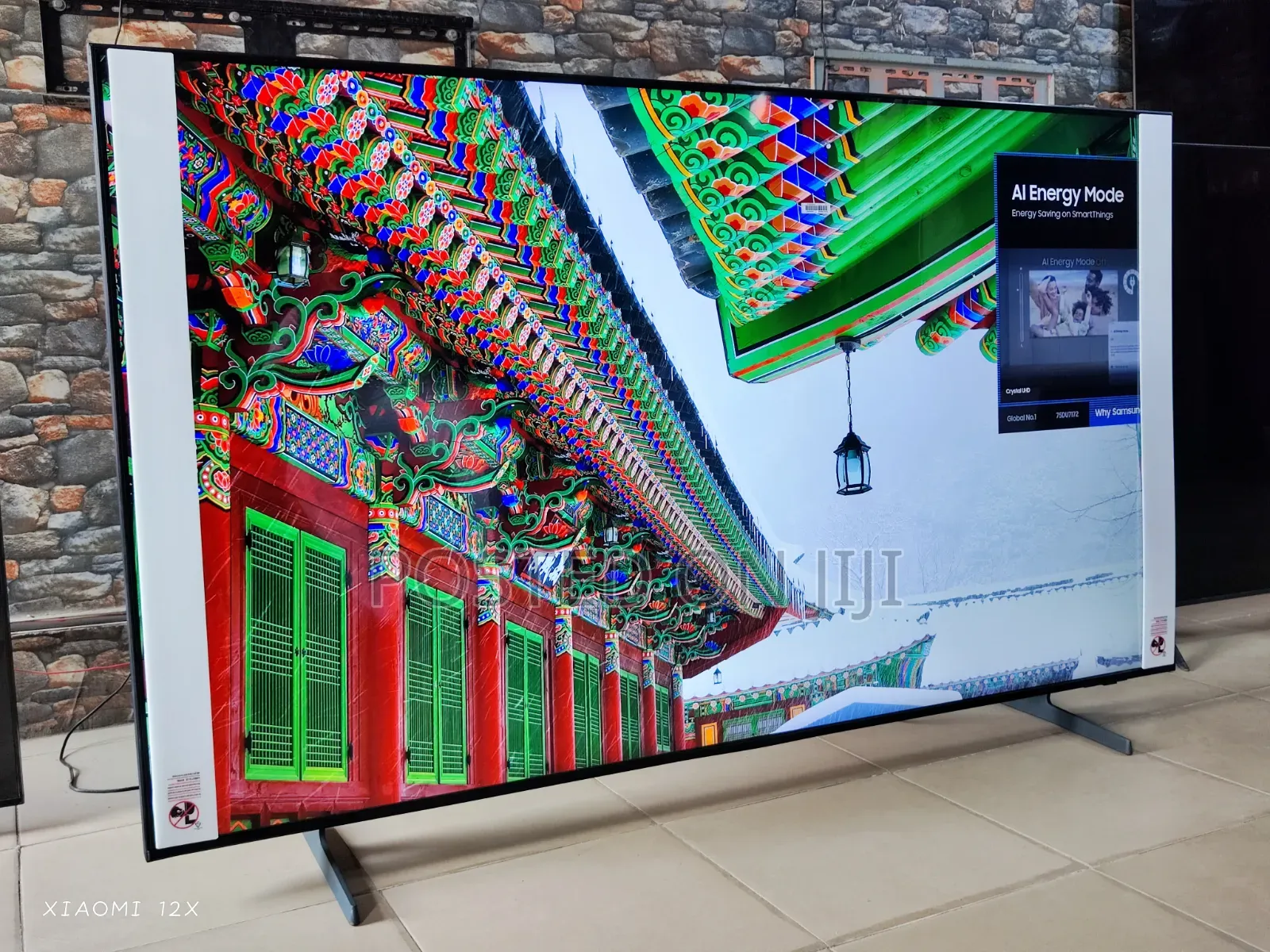 75" Samsung Crystal Uhd 4k HDR Bezel-Less Screen Sleek Design Smart TV