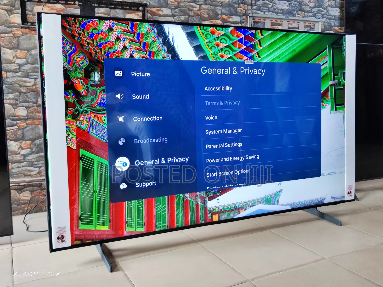 75" Samsung Crystal Uhd 4k HDR Bezel-Less Screen Sleek Design Smart TV