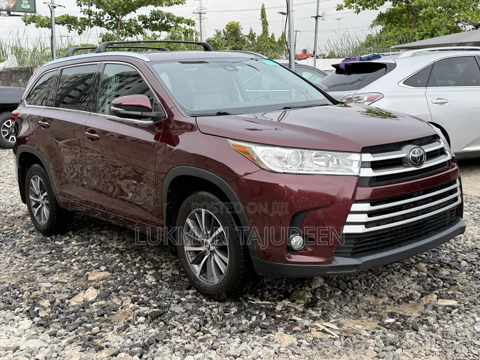 Toyota Highlander XLE 4x2 V6 (3.5L 6cyl 8A) 2017 Red