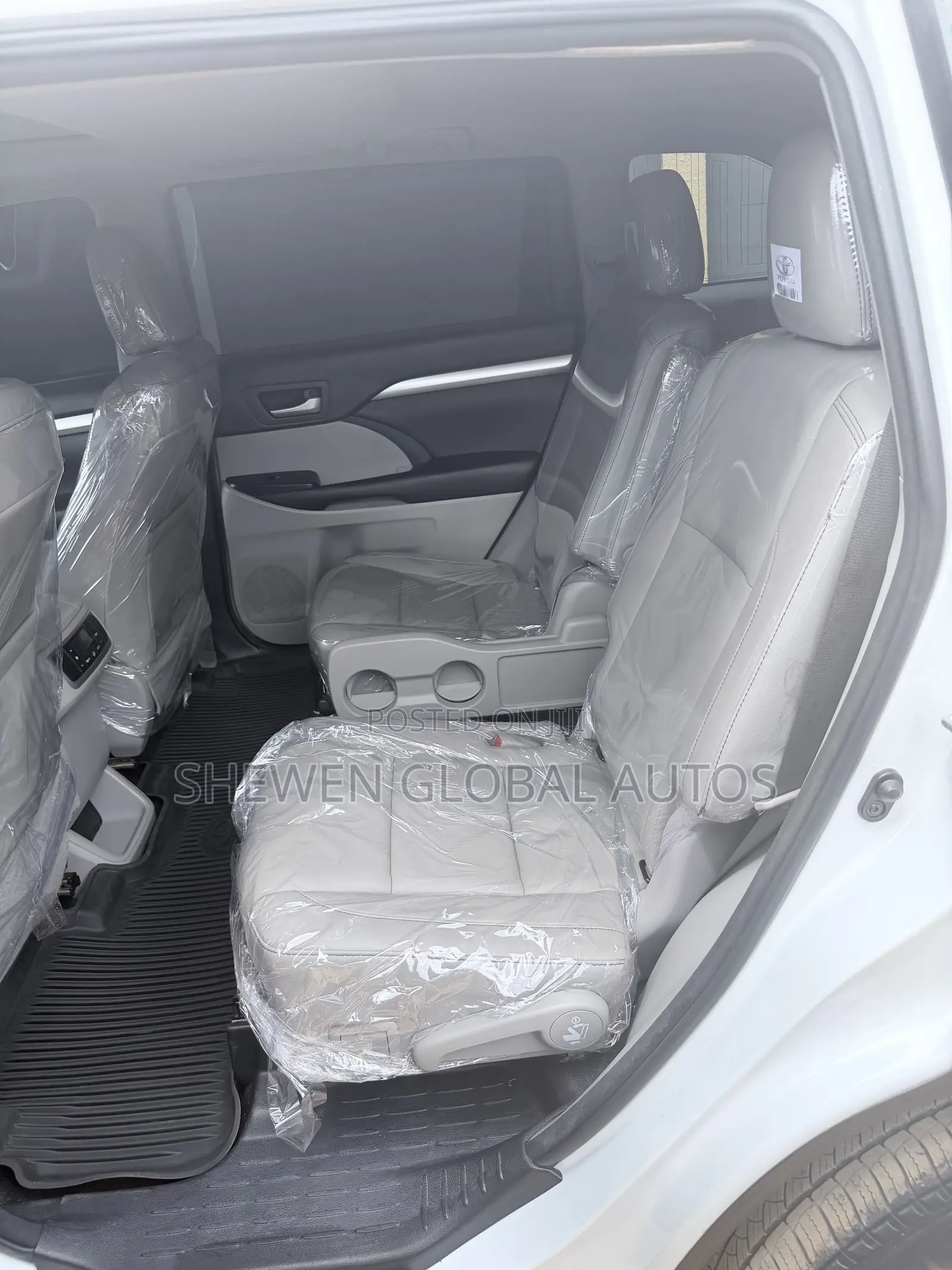 Toyota Highlander XLE 4x4 V6 (3.5L 6cyl 8A) 2018 White
