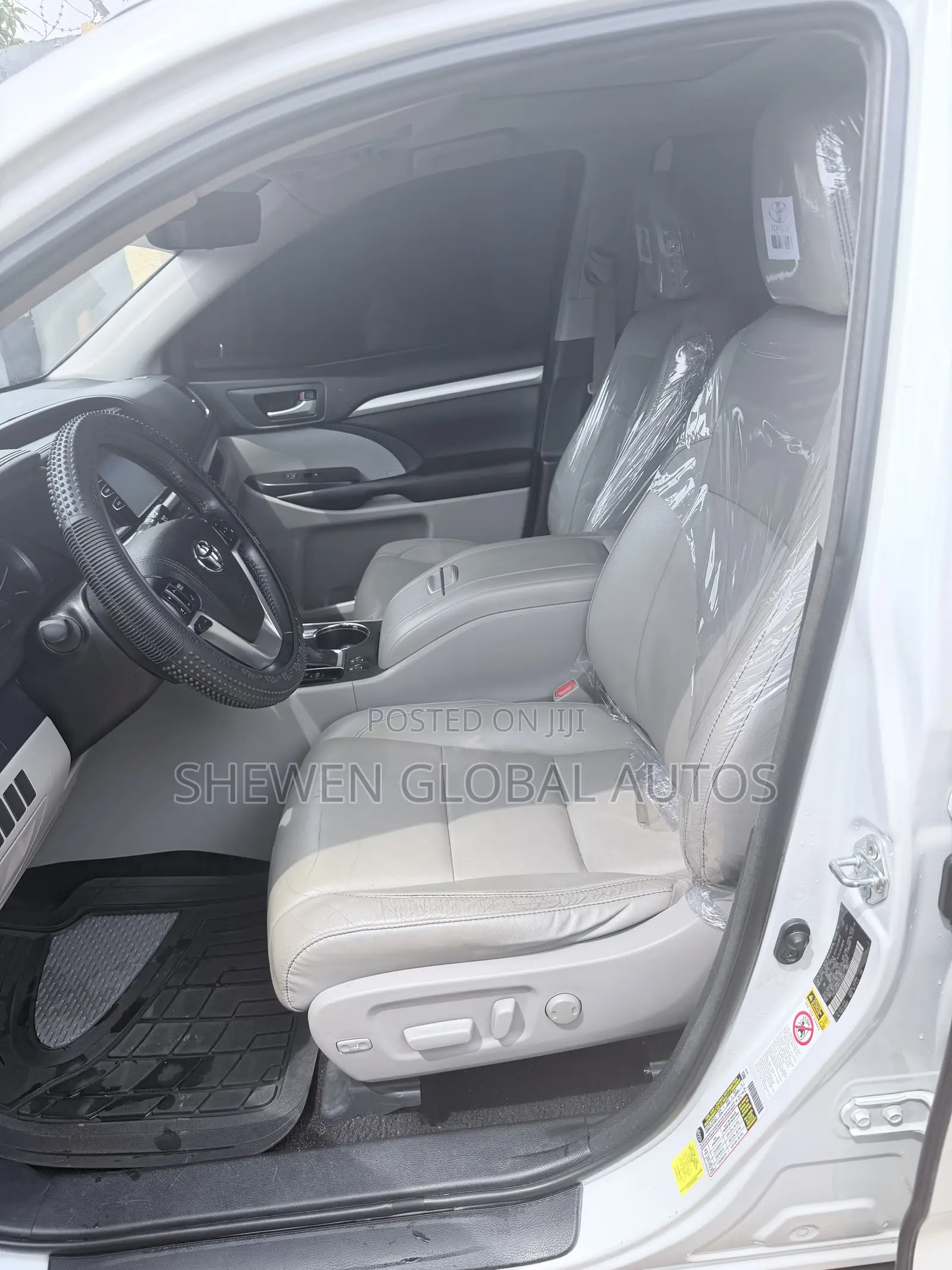 Toyota Highlander XLE 4x4 V6 (3.5L 6cyl 8A) 2018 White