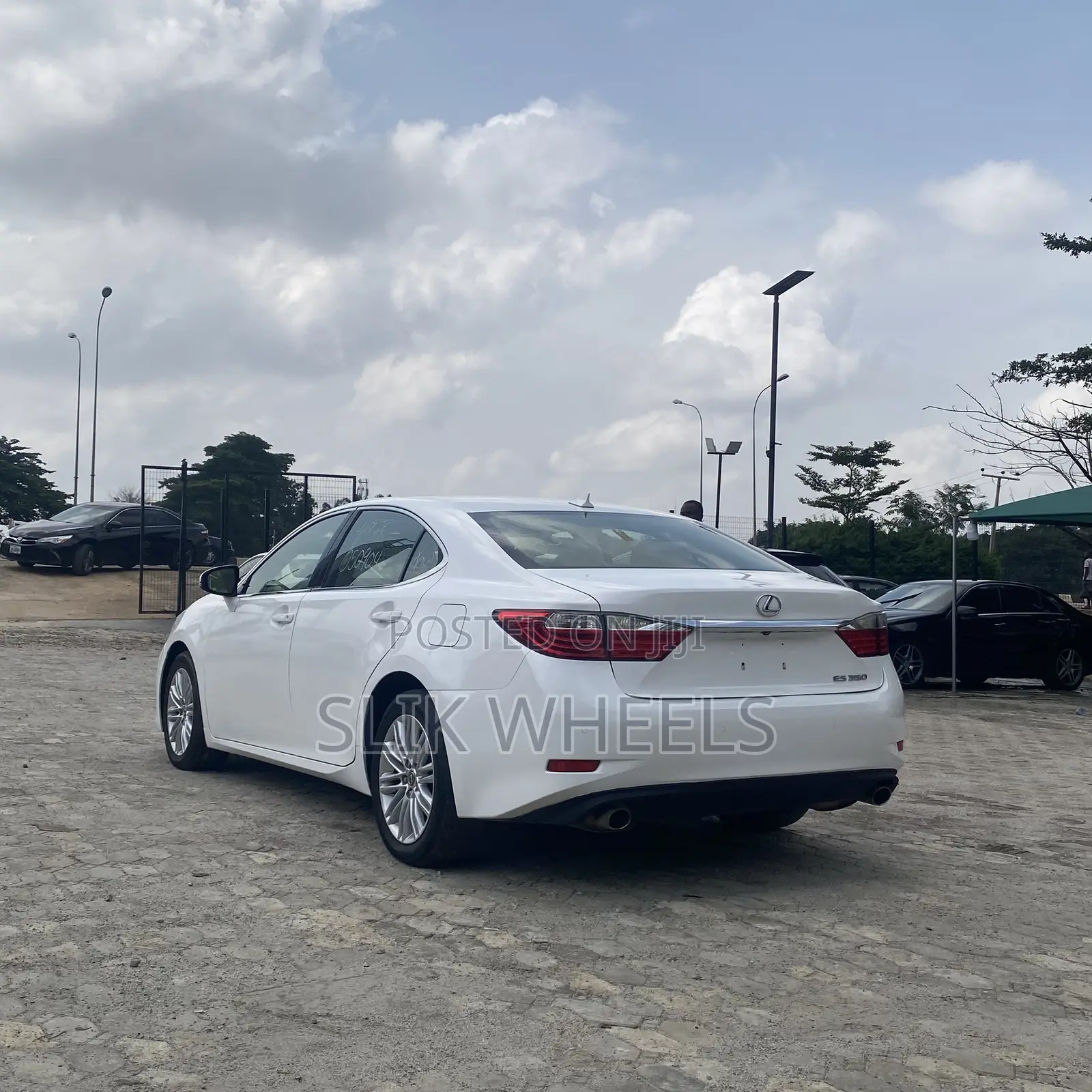 Lexus ES 2013 White