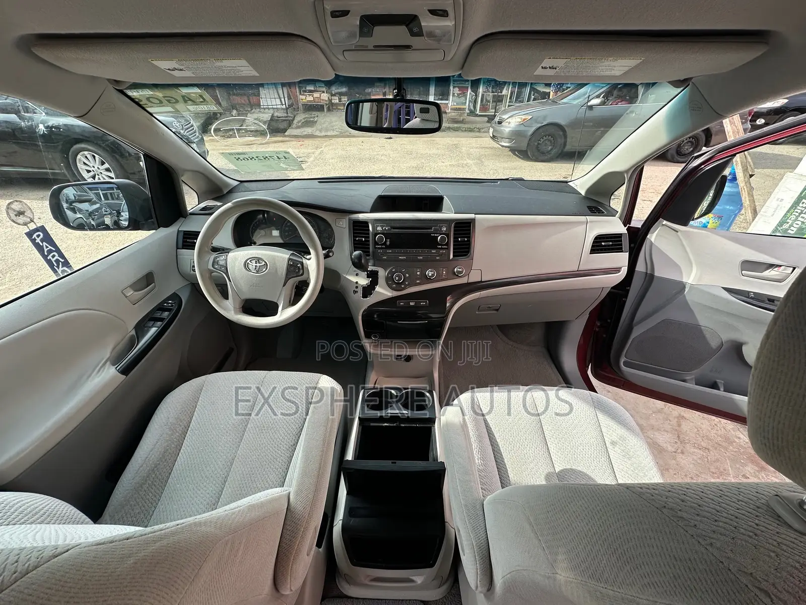 Toyota Sienna 2011 Red