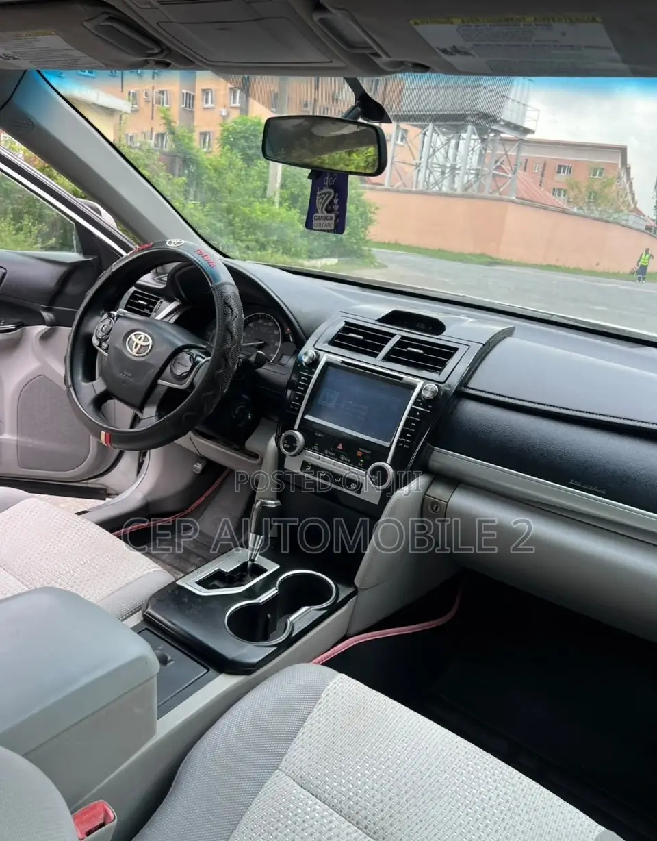 Toyota Camry 2012 Silver