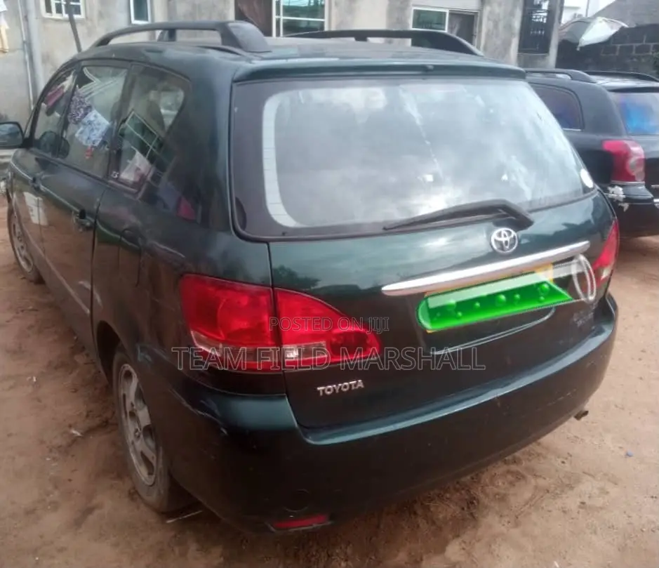 Toyota Corolla Verso 2004 Green