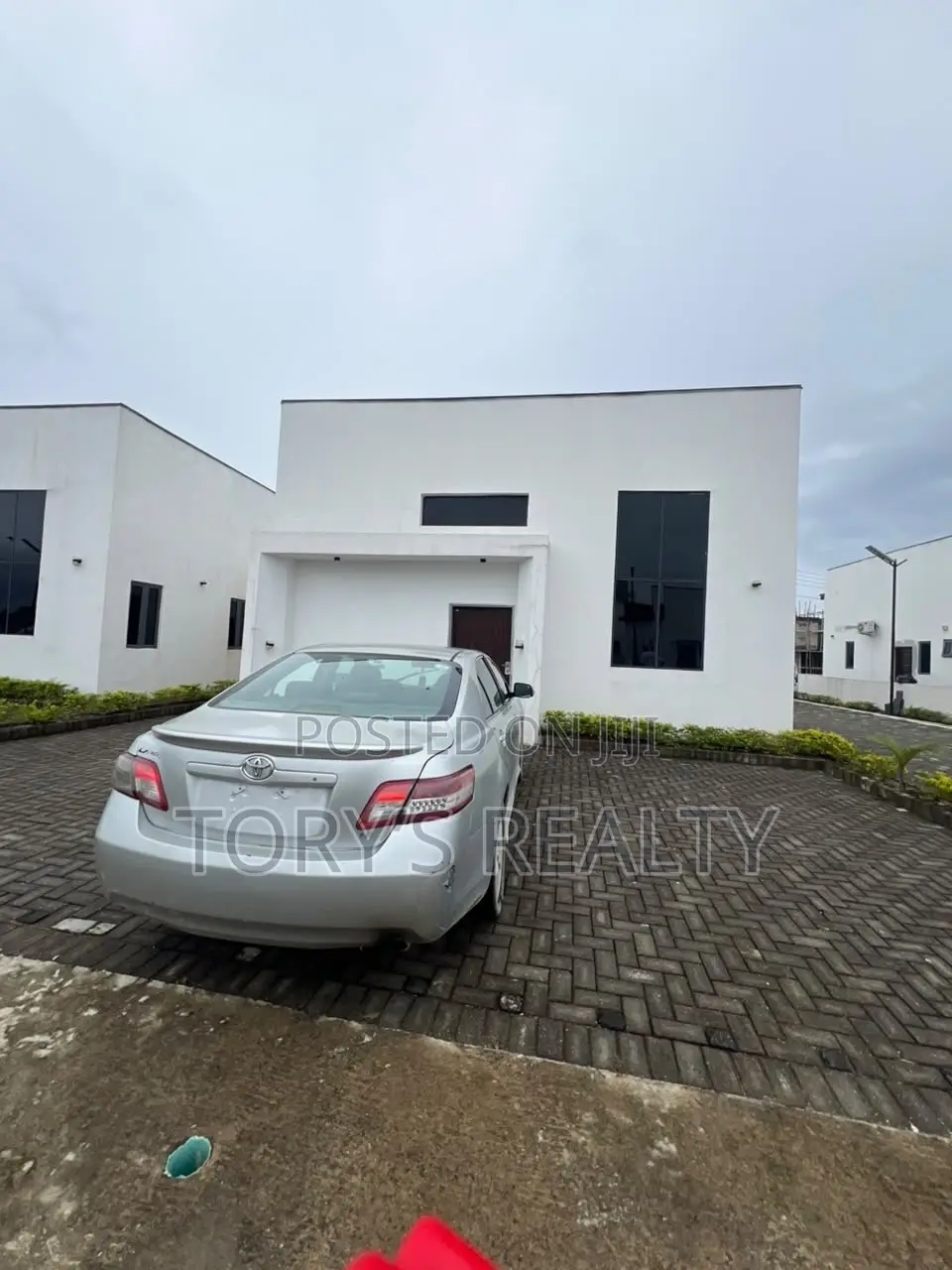 3bdrm Bungalow in Abraham Adesanya Estate for rent