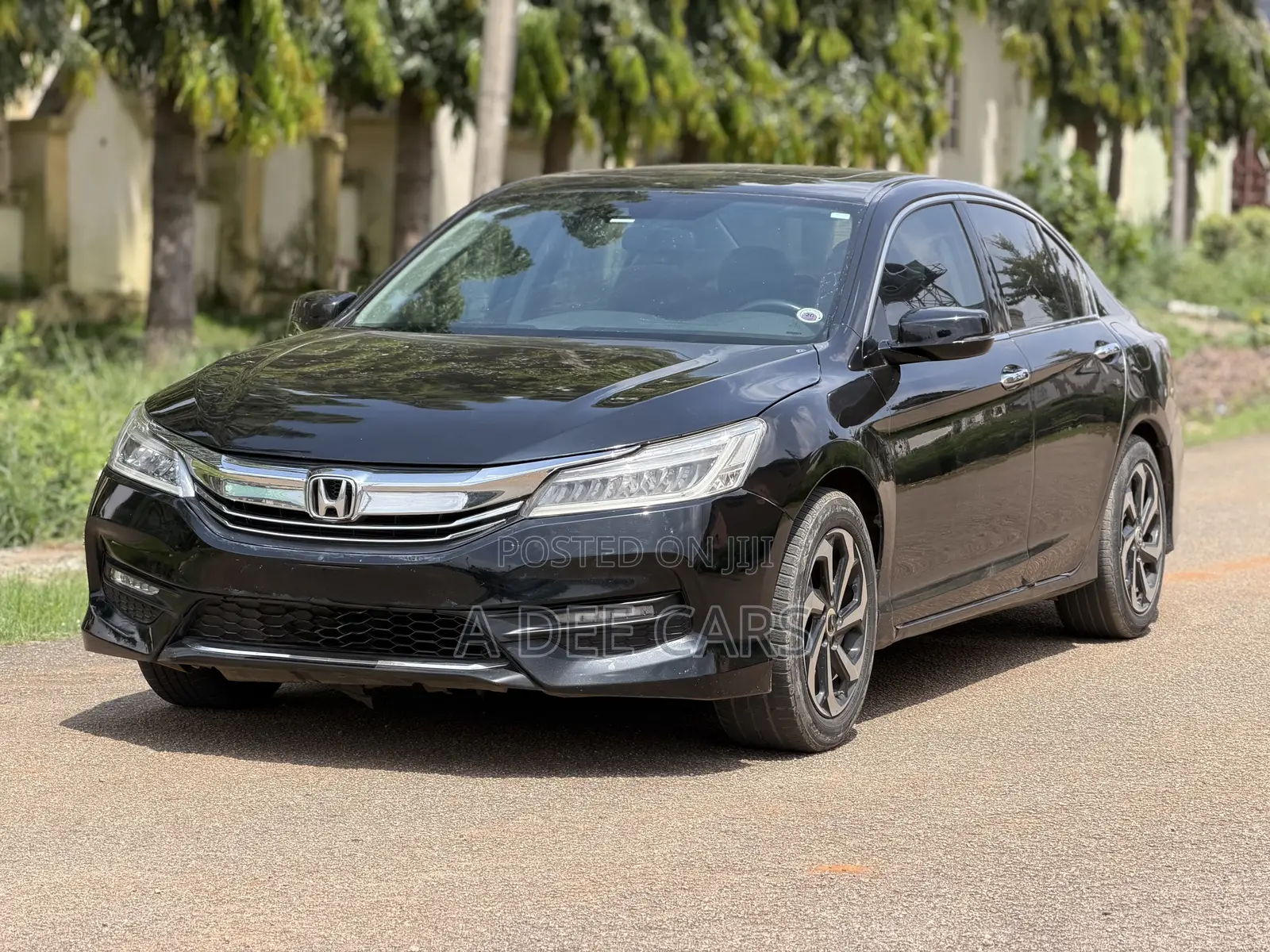 Honda Accord Touring 4dr Sedan FWD (3.5L 6cyl 6A) 2016 Black