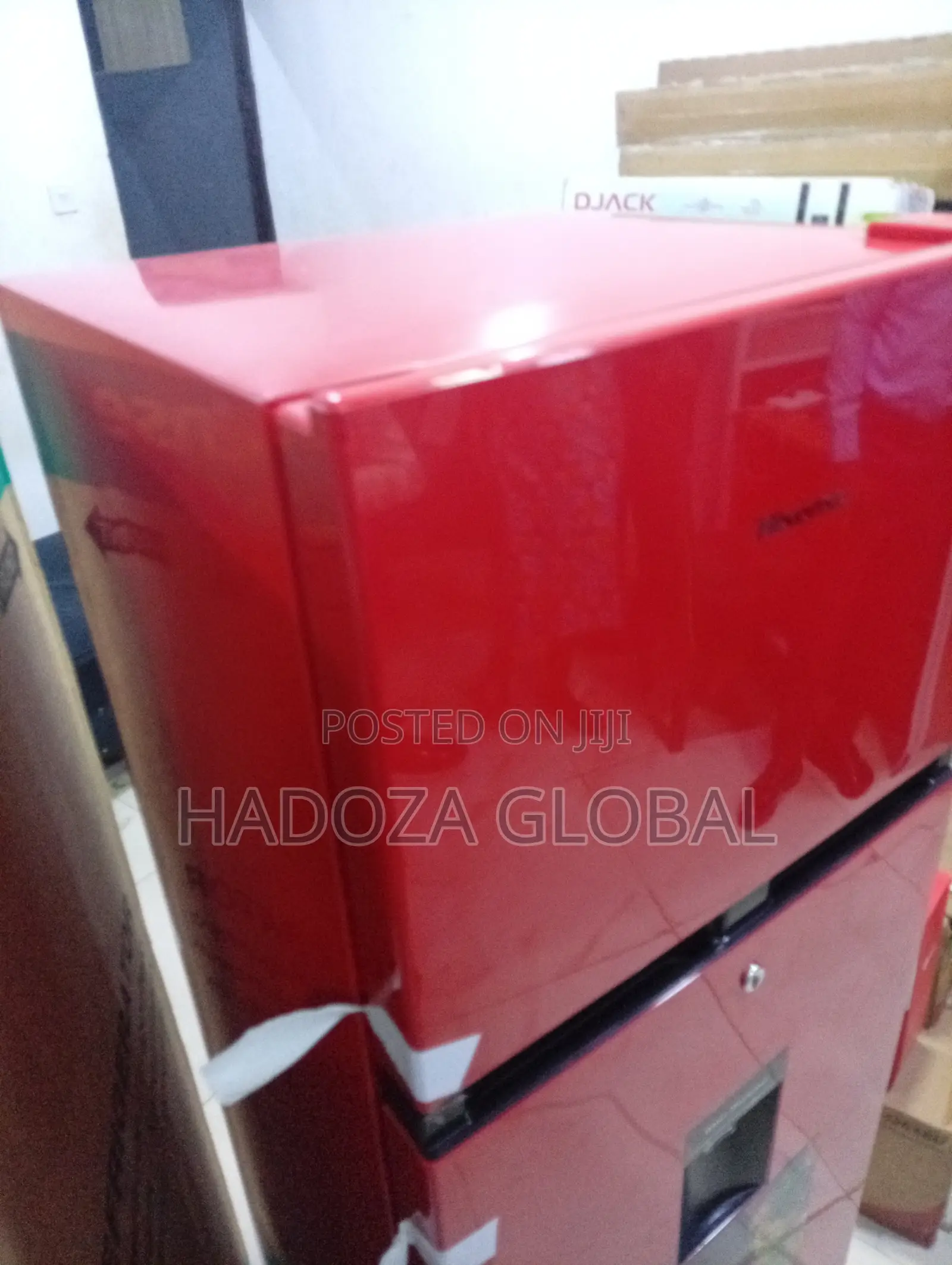 Hisense 205DRB Fridge – Functional Design Meets Everyday Kitchen