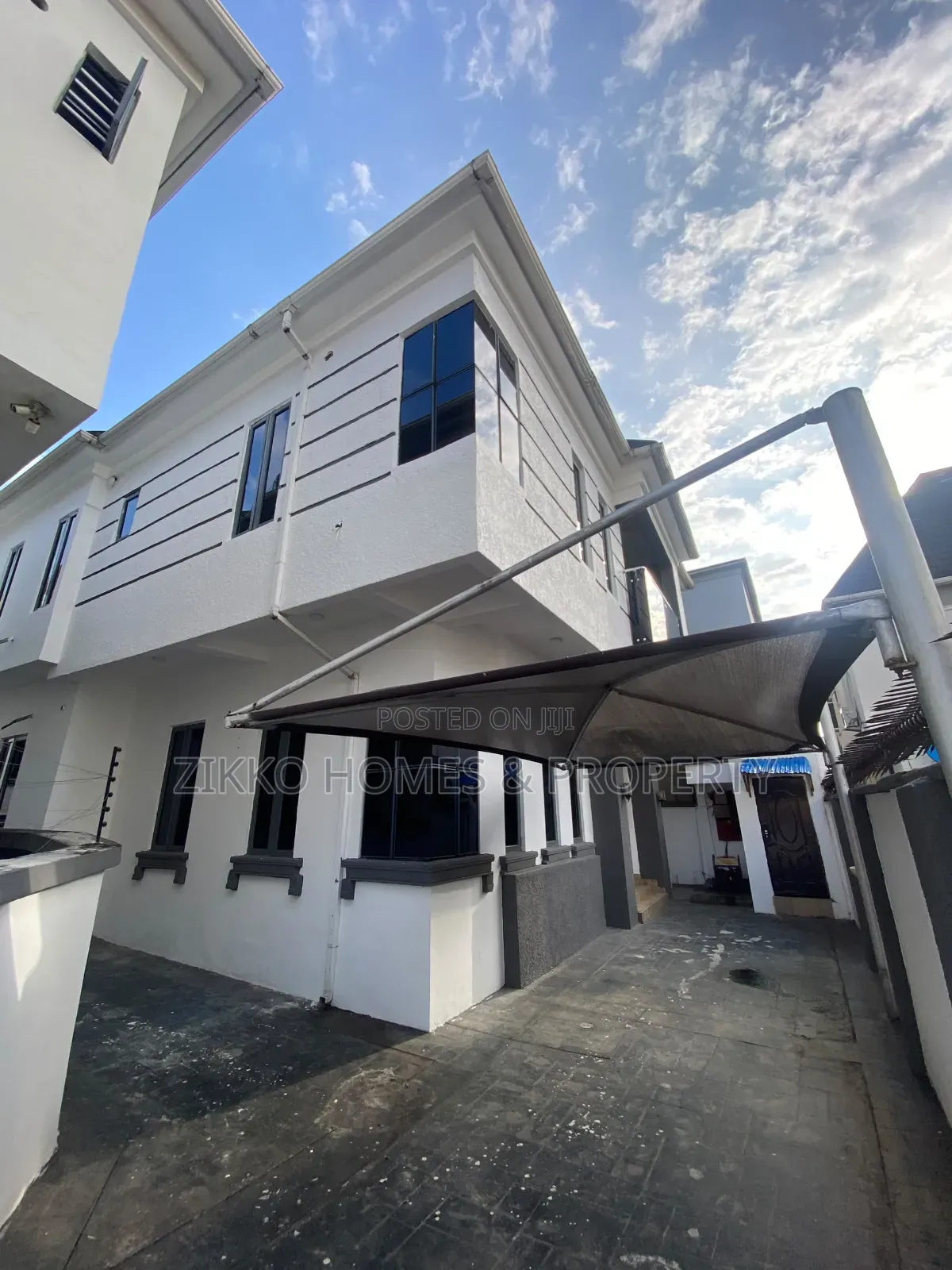 5bdrm Duplex in Chevron for rent