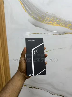 New Samsung Galaxy Z Flip7 256 GB
